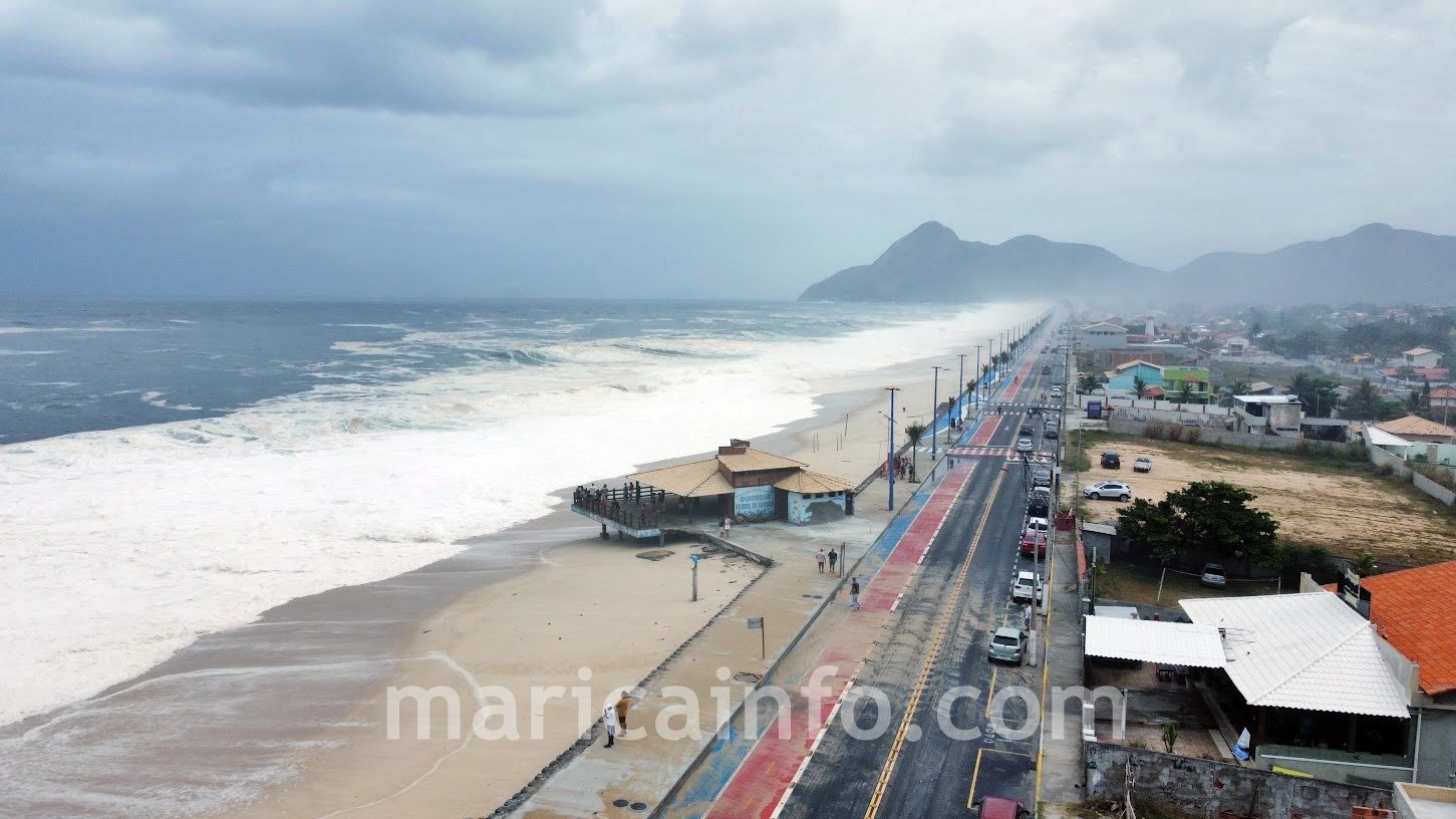 ondas gigantes itaipuacu ressaca