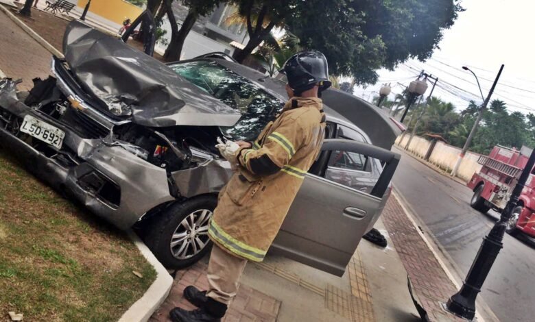 Acidente envolvendo dois veículos deixa duas crianças e quatro adultos feridos em Itaipuaçu 4 acidente barroco