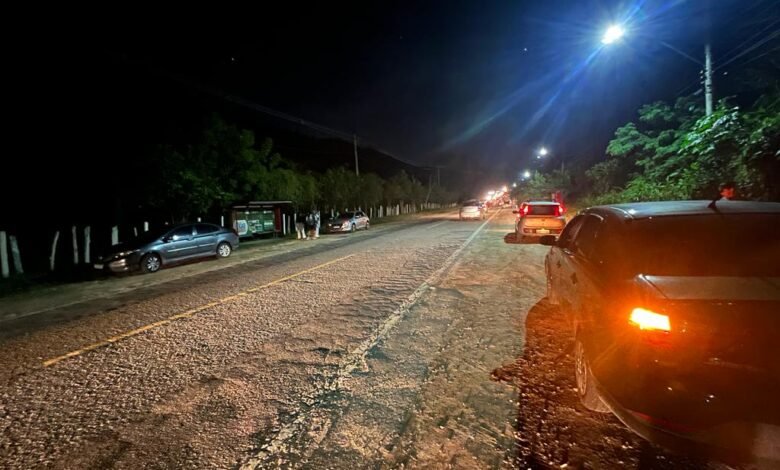 Estado precário da RJ-106 coloca motoristas em risco em Maricá (RJ) 8 buracos rj 106 junho 23