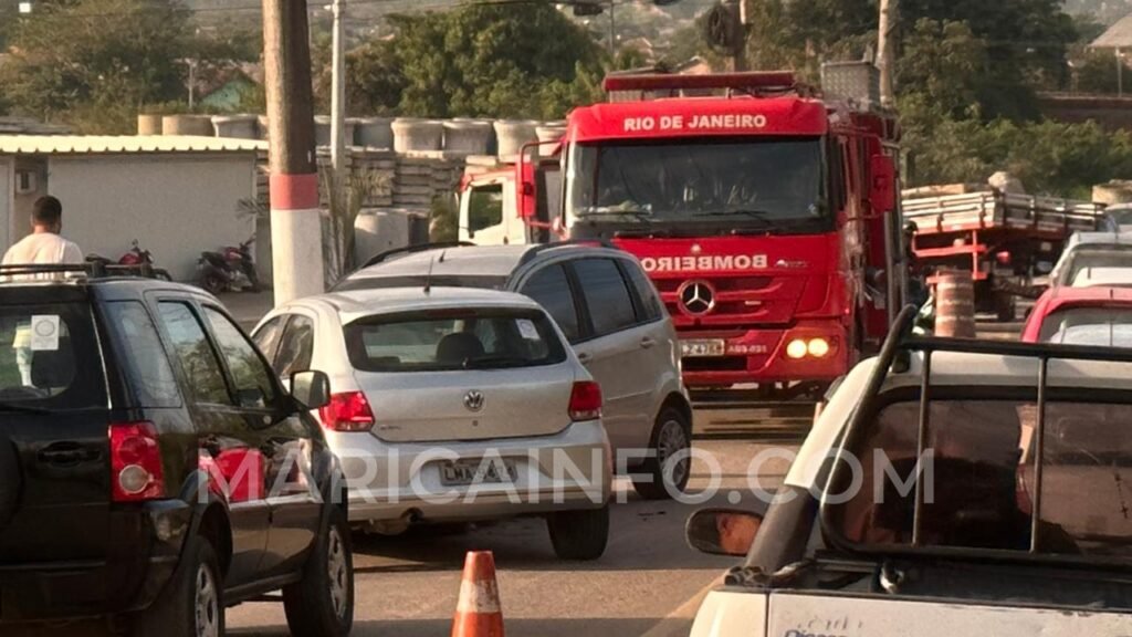 Maricá: Colisão frontal em curva perigosa mobiliza bombeiros 8 colisao caxito 1