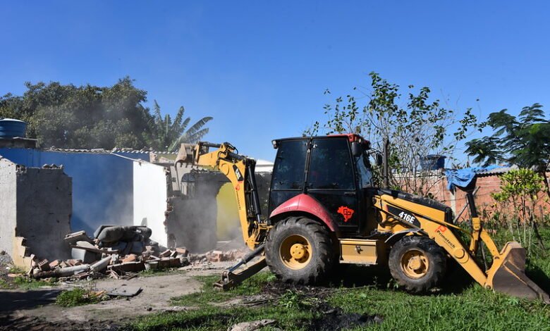 Itaipuaçu: Casas construídas irregularmente são demolidas 9 fiscalizacao gated ita