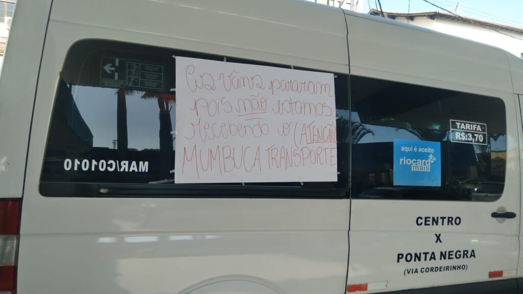 Maricá: Motoristas de vans continuam sem pagamento do ‘Mumbuca Transporte’ 9 mumbuca transporte vans protesto