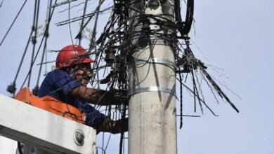 Maricá inicia ação para retirar fiação sem uso dos postes 2 operacao limpa fios