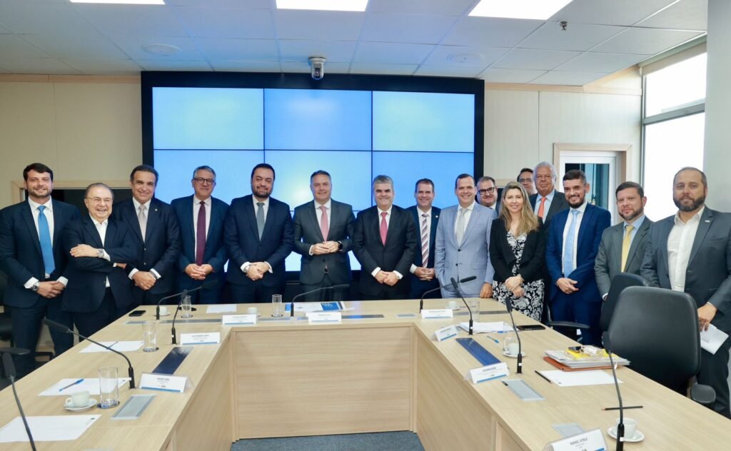 Em reunião com Castro e Bacellar, ministro dos Transportes destaca força do Porto do Açu para desenvolvimento do Estado do Rio 9 reuniao ministro bacellar claudio castro