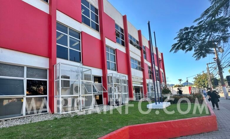 Maricá decreta ponto facultativo na quinta-feira, dia 2 de abril 18 Prefeitura de Maricá, prédio do paço municipal. (foto: João Henrique / Maricá Info - Julho 2023)