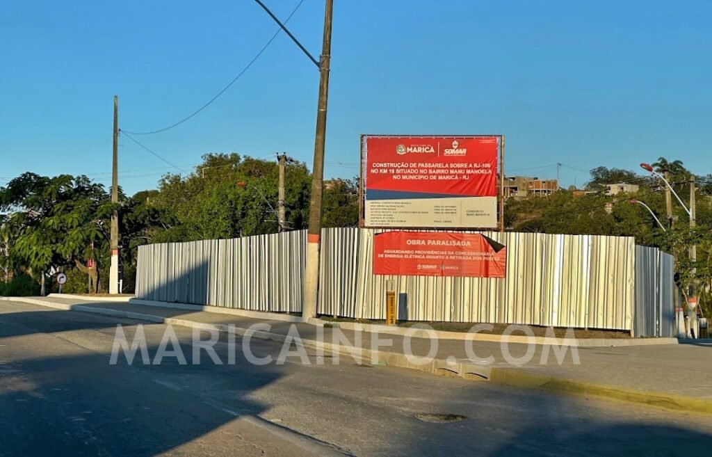 Maricá: Obras de passarelas são paralisadas por atraso na retirada de postes pela Enel 10 obra paralisada passarela manu