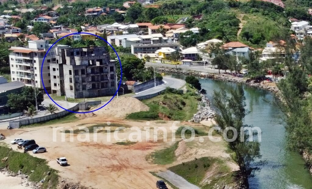 Ponta Negra: Moradores temem que prédio abandonado seja invadido 8 Predio Esqueleto Abandonado