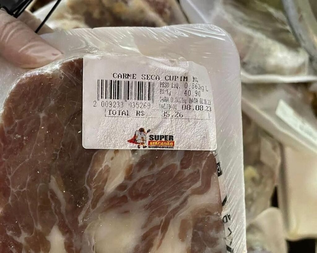 Maricá: Fiscalização do Procon descarta alimentos impróprios para consumo em supermercado 8 procon fic