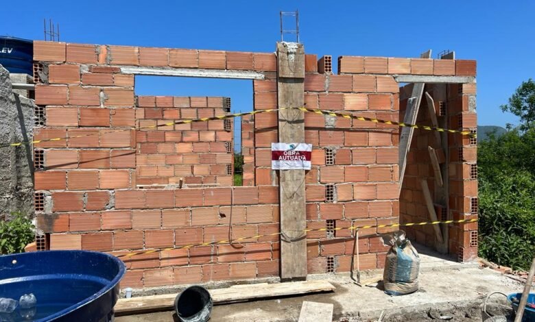 Maricá interdita construções ilegais em área de preservação ambiental em Itaipuaçu 9 Gated itaipuacu rincao mimoso