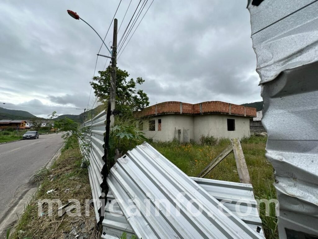 Itaipuaçu: Com obra parada há anos, moradores cobram conclusão do posto de saúde em São Bento 6 Obra Posto Sao Bento Itaipuacu Setembro 2023 2