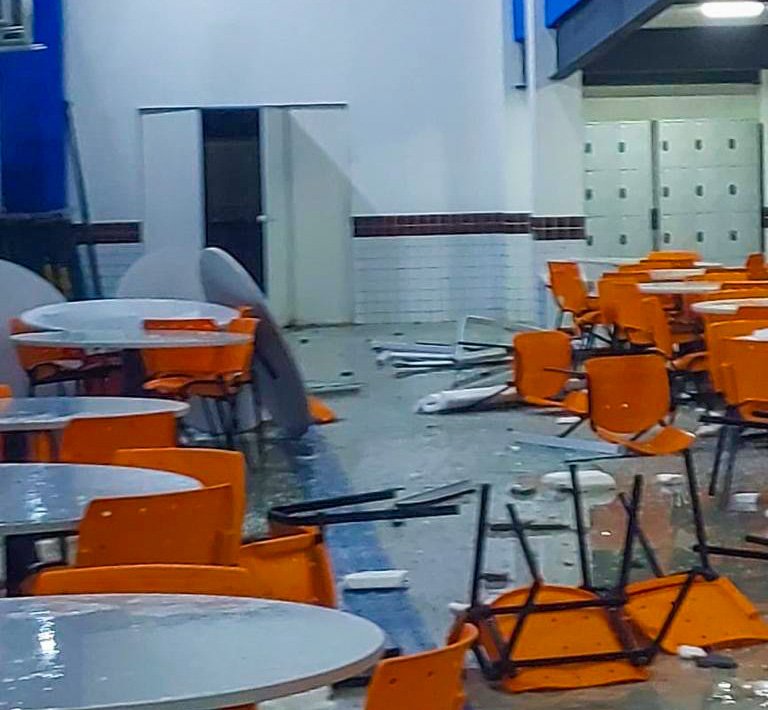 Itaipuaçu: Prefeitura suspende aulas no CEPT após danos causados por temporal 7 IMG 0414