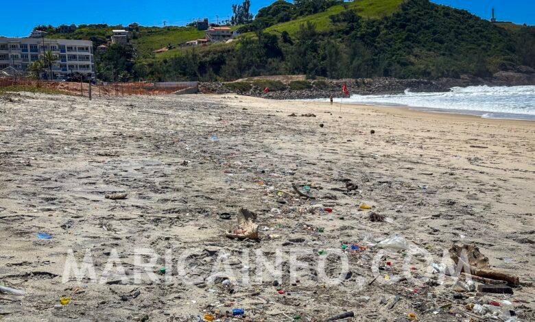 Ressaca traz toneladas de lixo para as praias de Maricá (RJ) 9 lixo praia ponta negra
