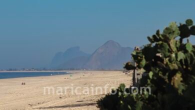 Praia de Itaipuacu vista Pedra da Gavea