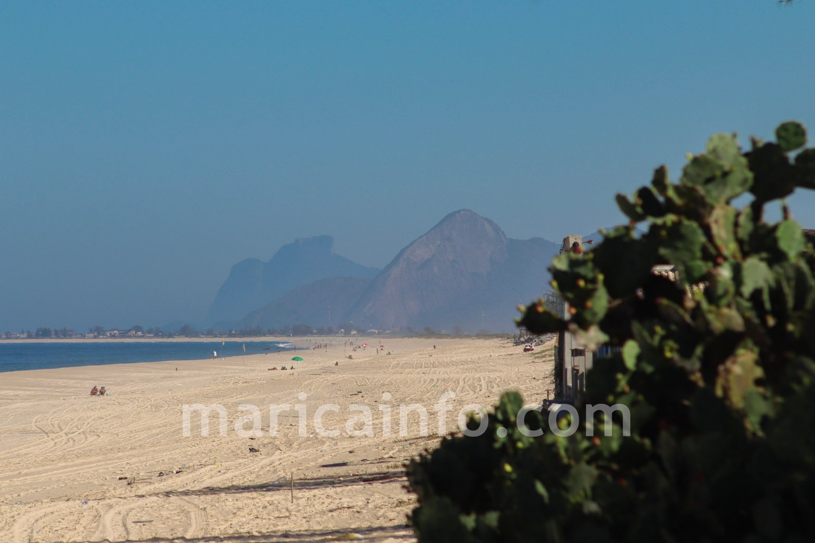 Maricá continua com previsão de dias quentes até sexta-feira (14) 1 Praia de Itaipuacu vista Pedra da Gavea
