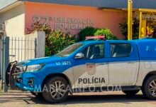 Proeis recupera carro roubado e detém motorista na RJ-106, em Maricá 5 viatura policia militar pm delegacia marica fev 24