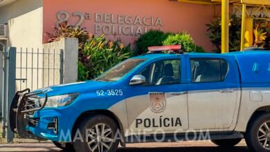 Proeis recupera carro roubado e detém motorista na RJ-106, em Maricá 12 viatura policia militar pm delegacia marica fev 24