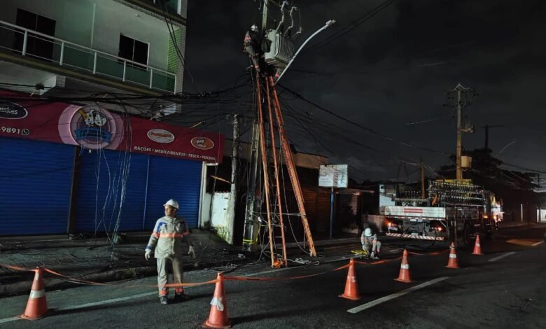 Maricá: Incêndio em poste deixa moradores sem energia e internet na região litorânea 9 fogo poste regiao litoranea marica