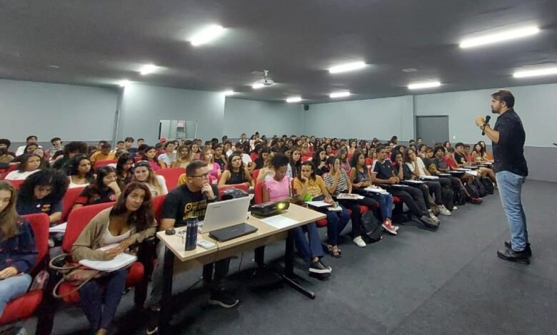 Maricá inicia preparatório gratuito para o Enem em quatro polos 6 pre enem