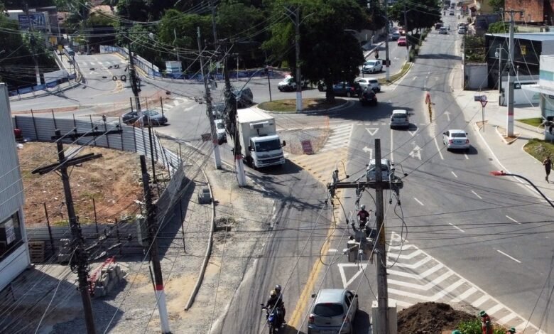 Maricá (RJ) aguarda retirada de postes de energia para iniciar mudança no trânsito 8 transito mudancas centro marica