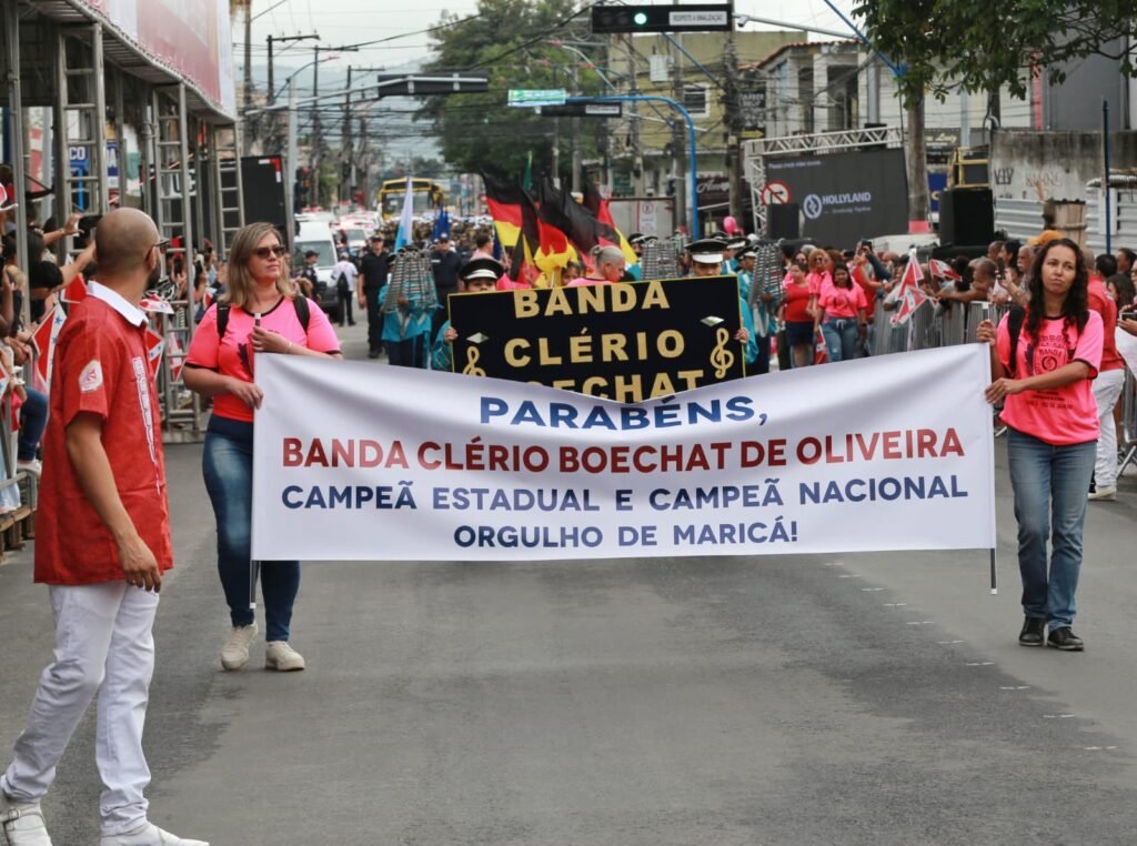 Maricá 210 anos: Desfile Cívico encerra comemorações nesta segunda-feira (27) reunindo milhares de moradores 7 Desfile Civico Marica 210 anos foto Antonio Raulino