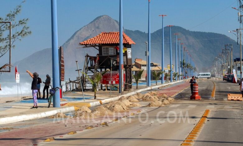 Itaipuaçu: Somar faz limpeza da orla após ondas invadirem calçadão e a antiga Av. Beira Mar 10 limpeza orla itaipuacu