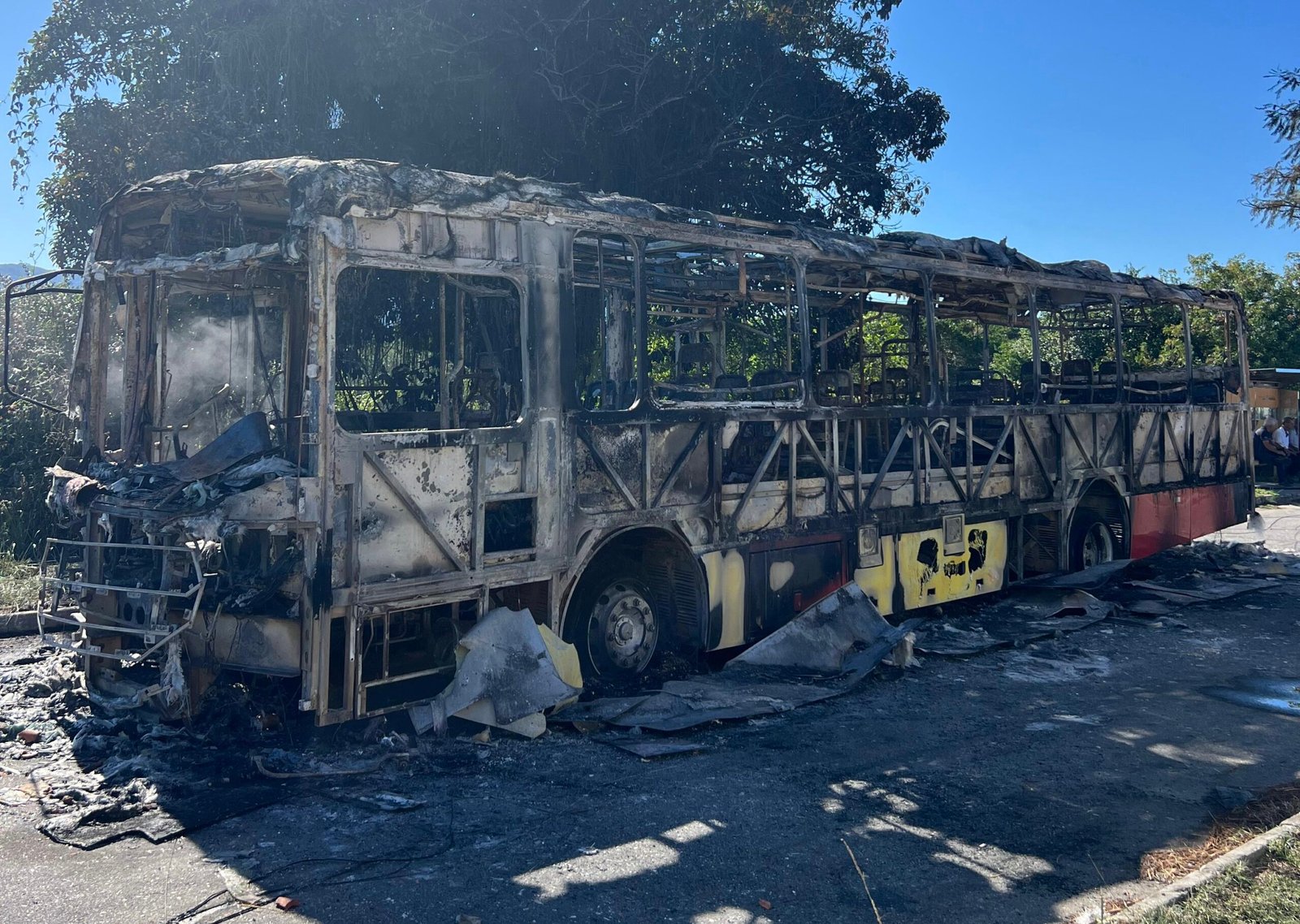 Maricá: Linhas dos ‘vermelhinhos’ operam normalmente neste domingo, após incêndio em coletivo 1 91e8d67d d100 4c6c 8f2b 97aaf631a492 scaled