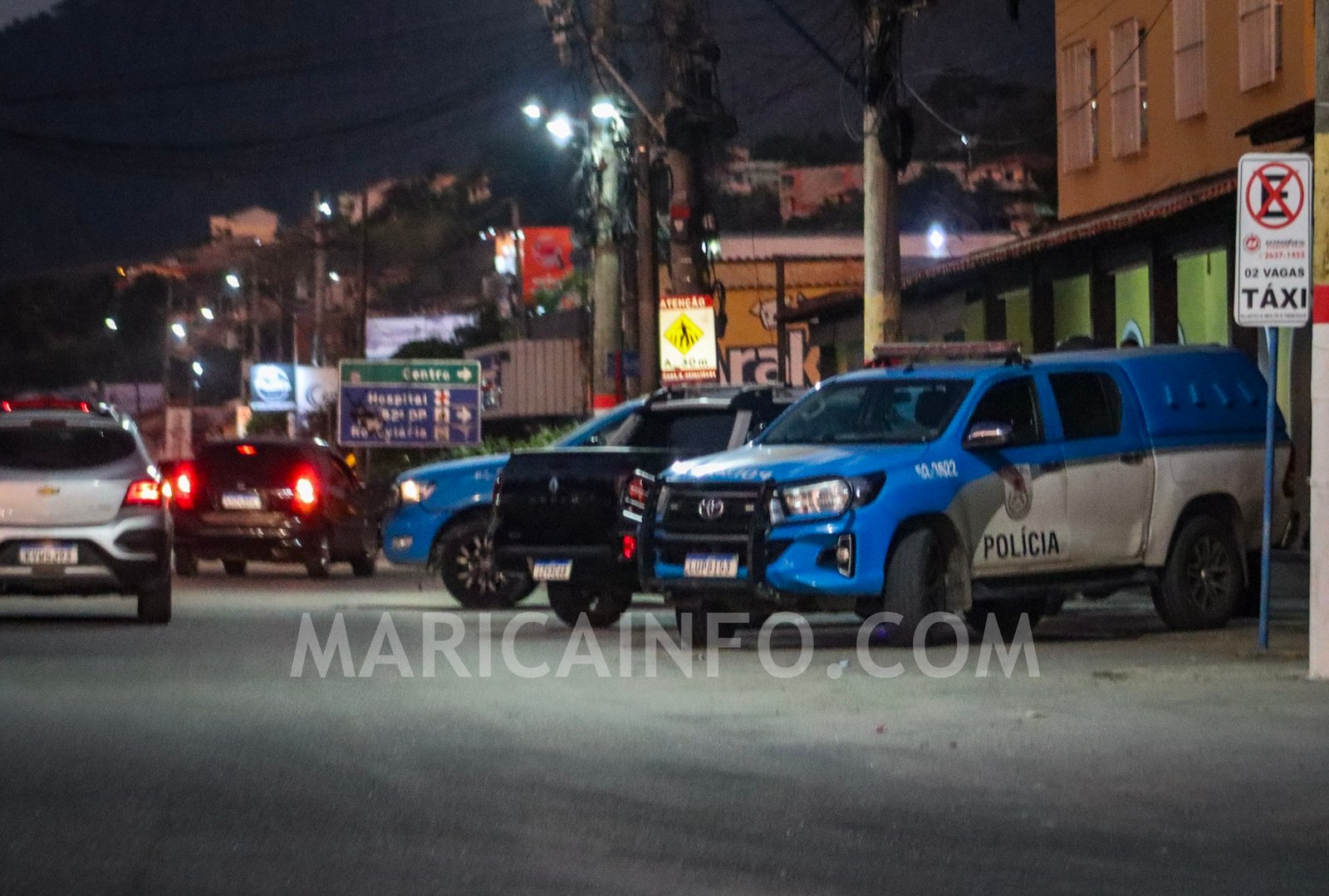 Passageiros são assaltados em ponto de ônibus em bairro de Maricá (RJ) 1 Viatura PM Entrada Centro Marica Noiter