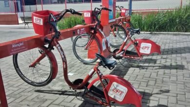 Maricá: Bicicletas 'gratuitas' sofrem com depredações e furtos de peças 5 estacao vermelhinha depredada