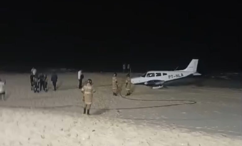 Avião monomotor faz pouso emergencial na praia de Itaipuaçu 9 IMG 3858