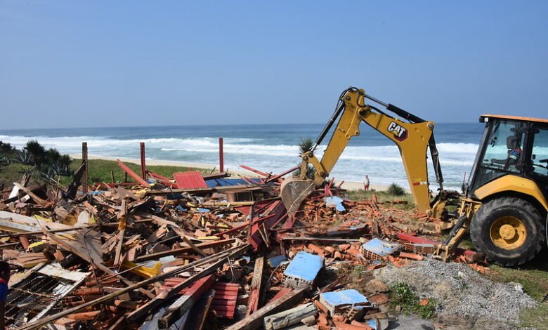 Maricá: Mais um quiosque é demolido no litoral 8 gated demole quiosque cordeirinho