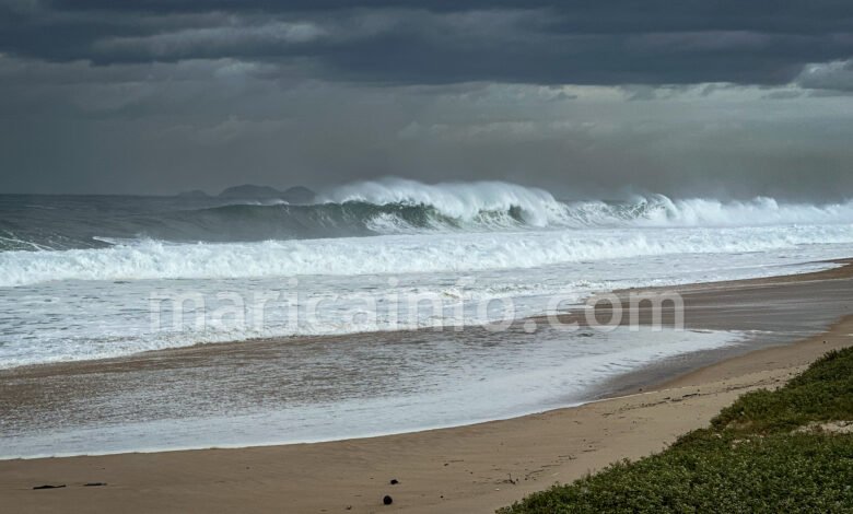 Ressaca: Ondas de até 3,5 metros atingem o litoral de Maricá (RJ) 4 IMG 4534