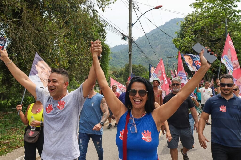 Maricá: Julio Carolino faz caminhada em Itaipuaçu e Espraiado apresentando trabalho e propostas 10 caminhada julio carolino