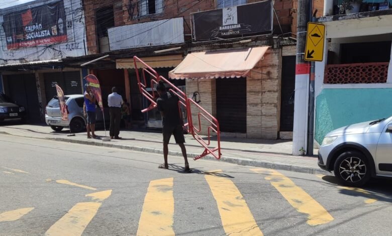 Maricá: Morador denuncia furto de grades por usuários de crack 8 roubo grade risca faca e1728927553591