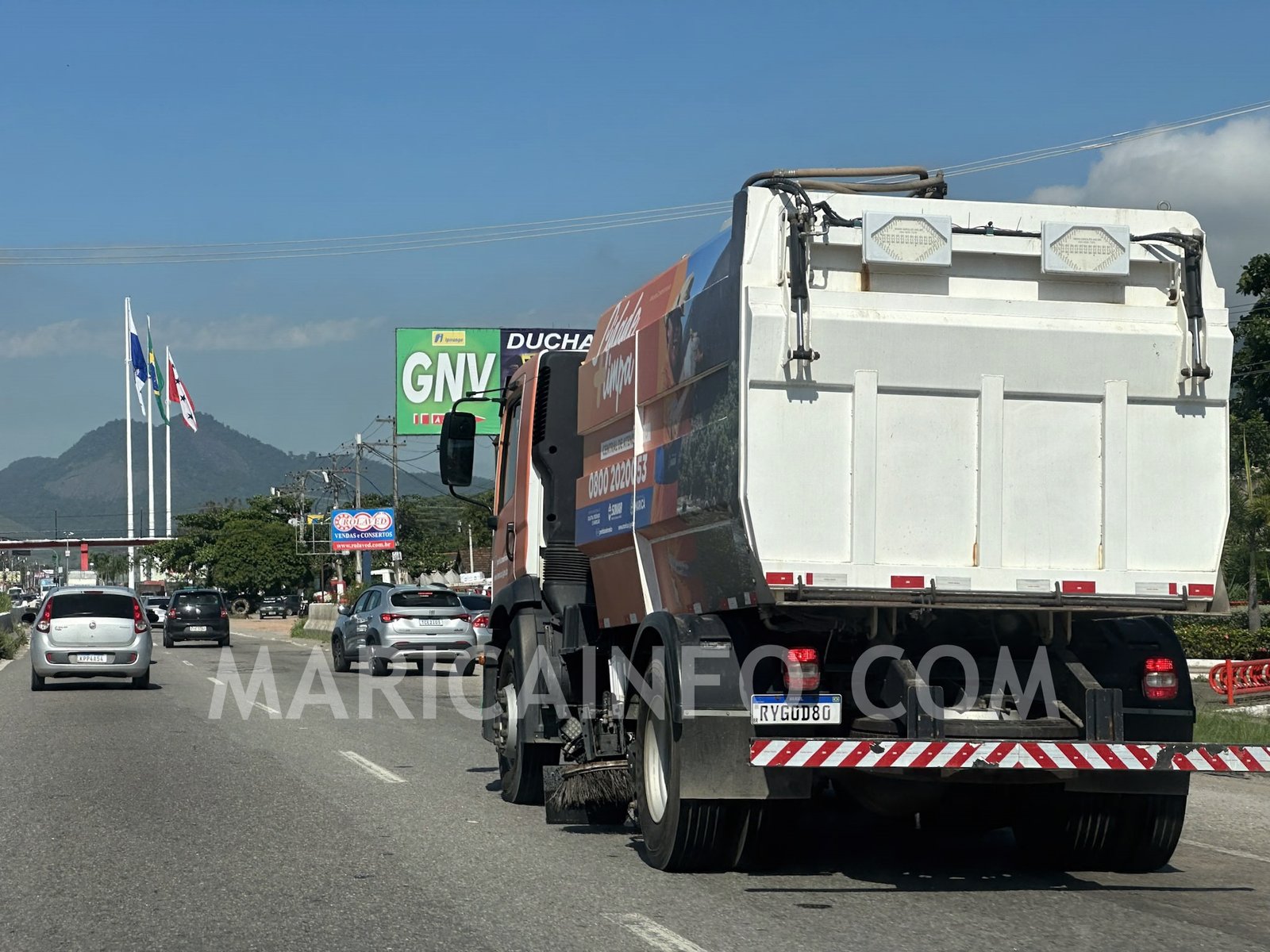 Maricá: Nova empresa já assumiu coleta de lixo e moradores aguardam melhoria dos serviços 9 empresa coleta lixo marica