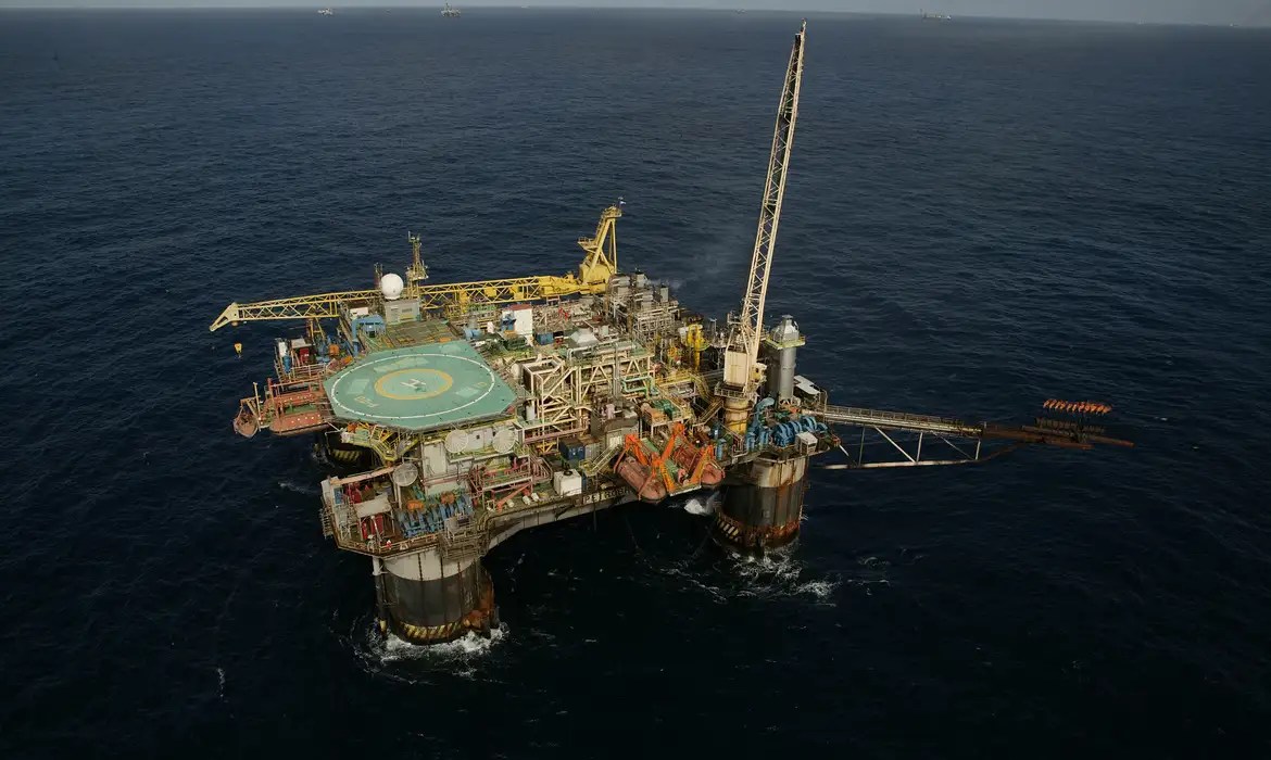 STF suspende julgamento sobre royalties do petróleo; decisão pode impactar Maricá 7 plataforma semi submersivel p 20 bacia de campos petroleo do brasil petrobras 0.jpg
