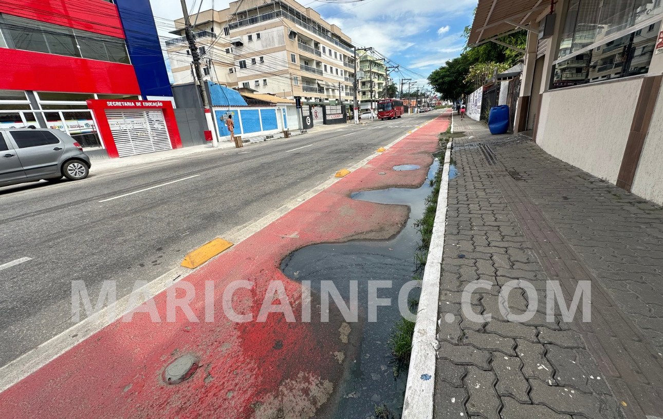 Maricá: Esgoto corre a céu aberto no Centro da cidade 1 IMG 9907