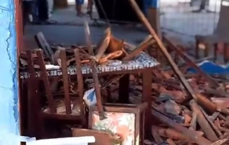 Telhado de quiosque desaba em Maricá e fere turista 3 telhado quiosque