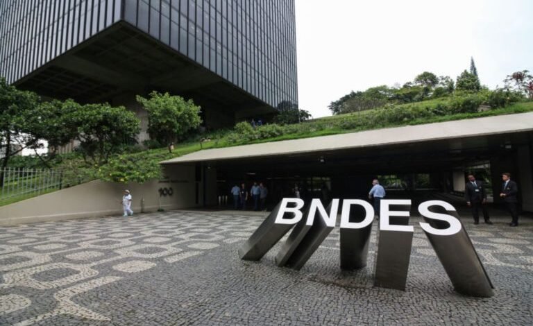 Quaquá afirma que BNDES apoiará obras de turismo, indústria e meio ambiente em Maricá 10 bndes