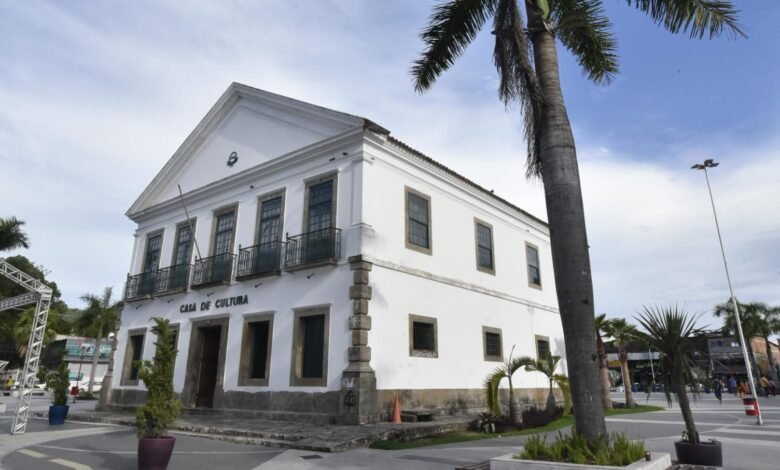 Casa de Cultura de Maricá será reaberta com exposição carnavalesca; espaço estava fechado desde janeiro 9 casa de cultura