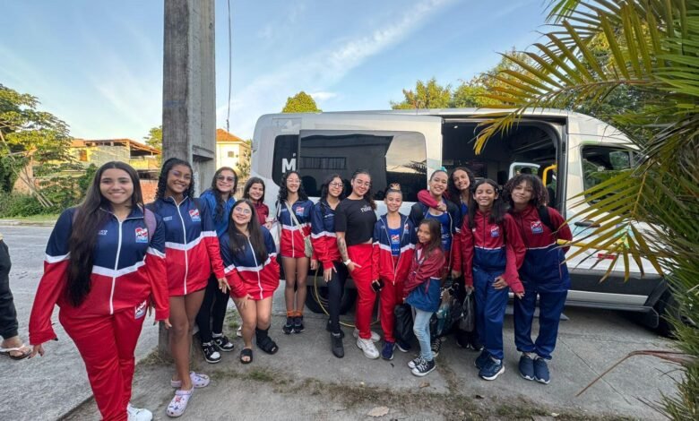 Atletas de Maricá conquistam medalhas em campeonato de ginástica rítmica 8 ginastas mar