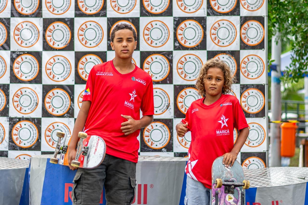 Jovens de Maricá brilham na 1ª Etapa do Campeonato Estadual de Skate na Barra da Tijuca 10 jovens skatistas