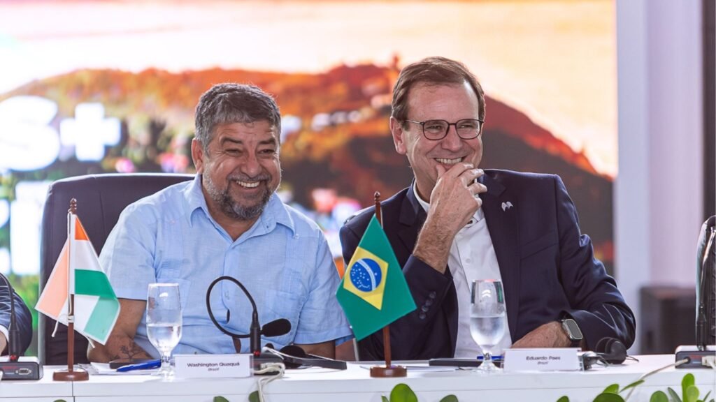 Maricá assina acordos em Assembleia de Cidades do Brics+ 9 quaqua e eduardo paes marica