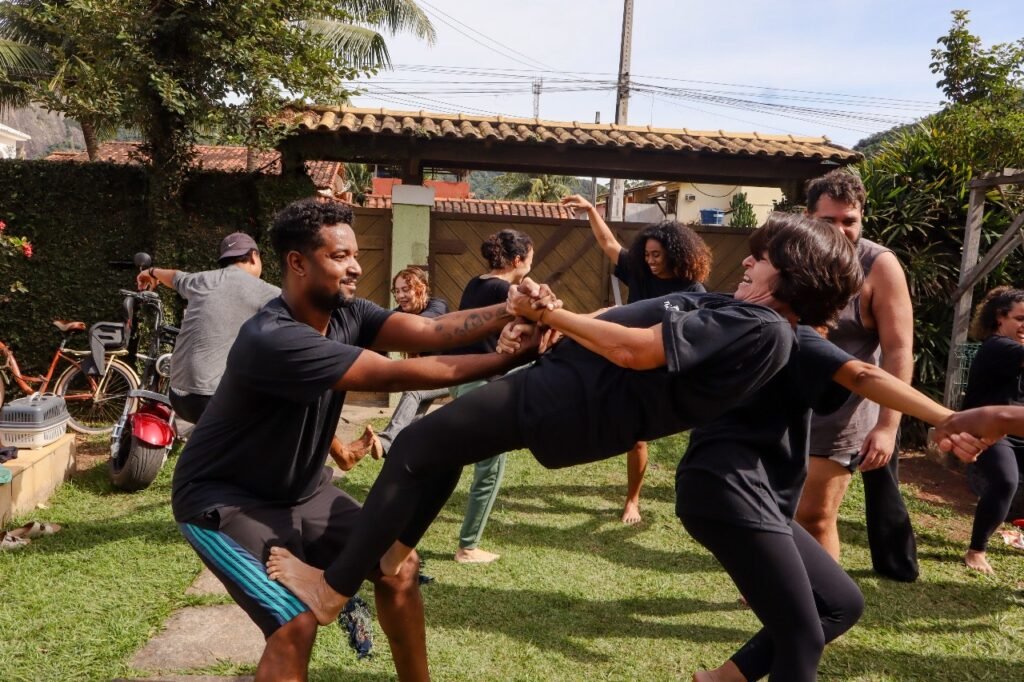 O Teatro resiste: Theatrum Mundi promove aula com Júlia Schaeffer e reafirma potência da formação artística em Itaipuaçu 19 1c7f121f ef75 456b 8fce da5536884217
