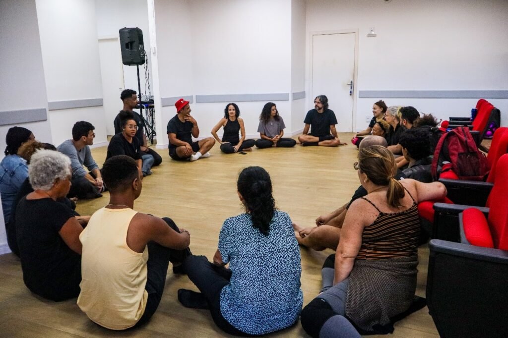 O Teatro resiste: Theatrum Mundi promove aula com Júlia Schaeffer e reafirma potência da formação artística em Itaipuaçu 18 9a4d9730 5883 4efc 8e5d 880b42e8c412