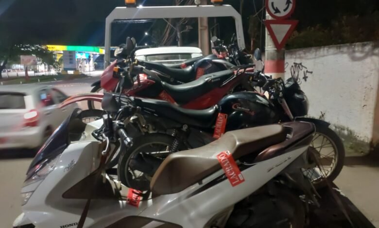 Fiscalização em Maricá apreende 13 veículos durante último fim de semana 8 motos marica seg