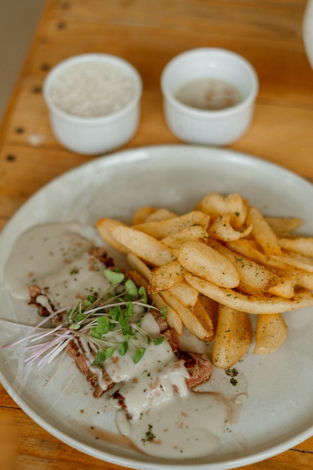 Restaurante Kanoa oferece experiência completa no Dia dos Pais com música, gastronomia e vista para o mar 12 5da43b03 b724 412e b540 64a546b3492b
