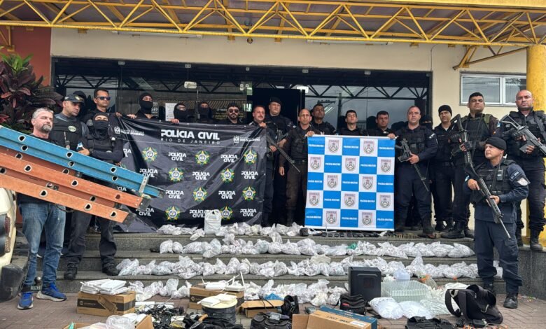 Polícia apreende R$ 800 mil em drogas durante operação em Maricá 6 800 mil em material apreendido