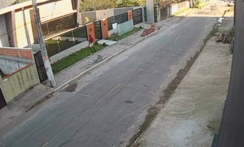 Maricá: Criminoso invade obra e furta equipamentos de marcenaria em Inoã; câmeras registram ação 9 IMG 9802