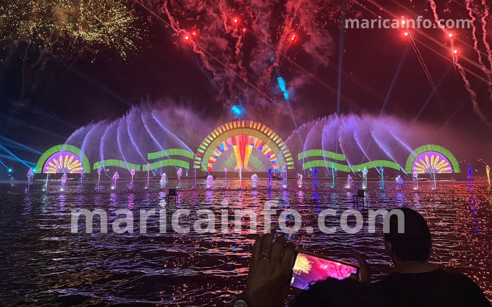 Maricá: Espetáculo das Águas Dançantes retorna nesta quinta-feira (27); confira! 1 aguas dancantes 2025 marica rj natal brasilidade