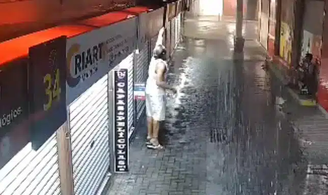 Comerciantes do Centro de Maricá são alvo de furtos durante a madrugada 10 flagrante